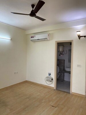 Room in 2 BHK Builder Floor at Sector 52 – for Rent