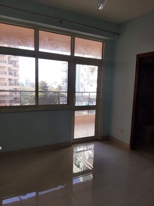 Room in 2 BHK Builder Floor at Sector 52 – for Rent