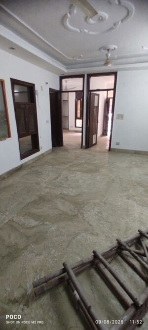 Room in 3 BHK Builder Floor at Mehrauli – for Rent