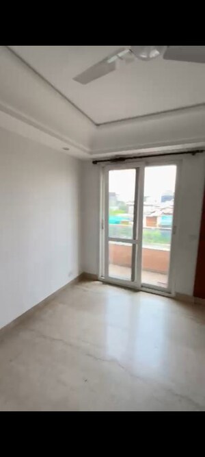 Room in 4 BHK Builder Floor at Greater Kailash ii – for Rent