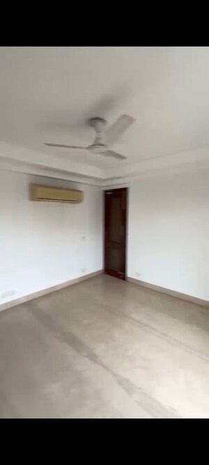 Room in 4 BHK Builder Floor at Greater Kailash ii – for Rent