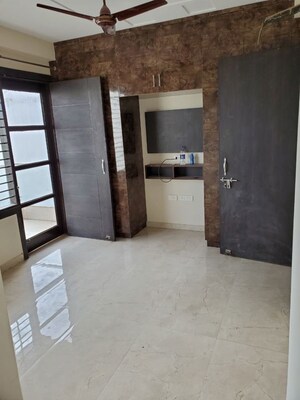 Room in 2 BHK Builder Floor at Sector 46 – for Rent