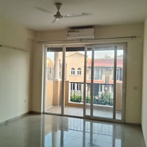 Room in 3 BHK Apartment at Emaar MGF Emerald Hills, Sector 65 – for Rent