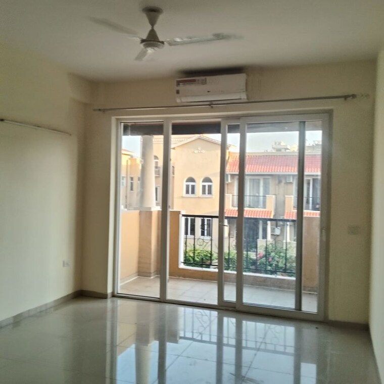 Room, emaar-mgf-emerald-hills 3 Bedroom 1252 Sq.Ft. Apartment In Sector 65 Gurgaon 10593730
