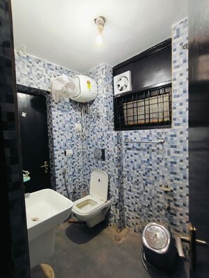 Bathroom in 2 BHK Builder Floor at Sector 46 – for Rent