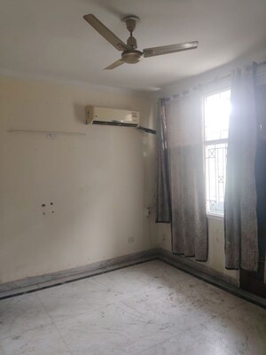 Room in 3 BHK Apartment at Parsvnath Platinum, Sector Swarn Nagri – for Sale