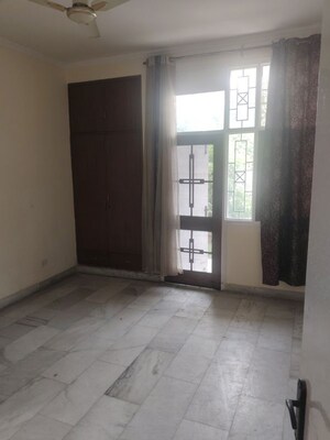 Room in 3 BHK Apartment at Parsvnath Platinum, Sector Swarn Nagri – for Sale