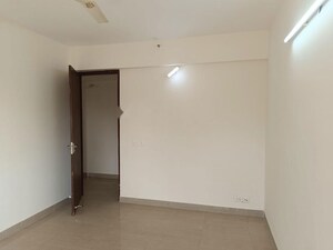 Room in 3 BHK Apartment at Ramprastha City The Edge Towers, Sector 37d – for Rent