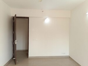 Room in 3 BHK Apartment at Ramprastha City The Edge Towers, Sector 37d – for Rent