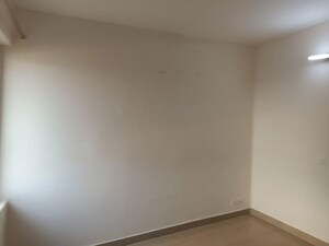 Room in 3 BHK Apartment at Ramprastha City The Edge Towers, Sector 37d – for Rent