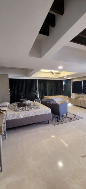 6+ BHK Apartment For Rent in Almeida Park, Bandra West