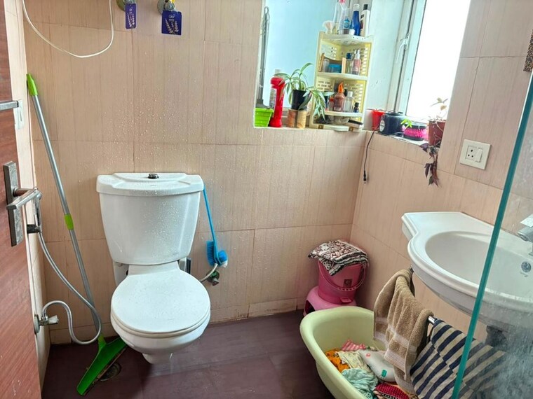 Bathroom, ramprastha-city-the-edge-towers 2 Bedroom 1310 Sq.Ft. Apartment In Sector 37d Gurgaon 10593780