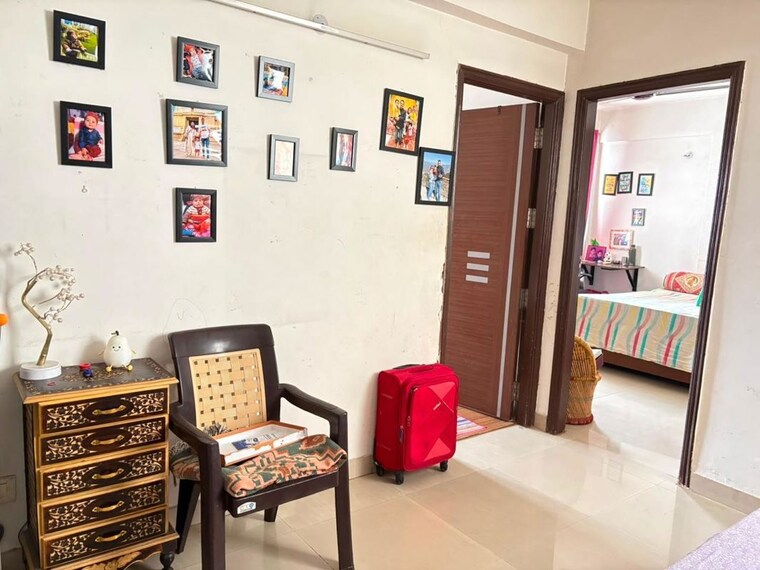 Living Room, ramprastha-city-the-edge-towers 2 Bedroom 1310 Sq.Ft. Apartment In Sector 37d Gurgaon 10593780