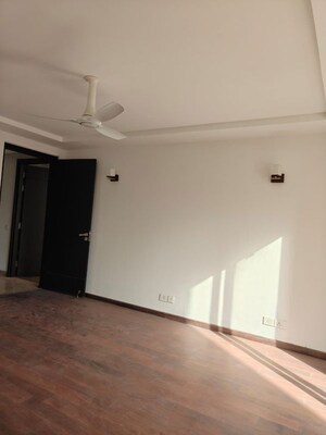 Room in 5 BHK Villa at Emaar Marbella, Sector 66 – for Sale