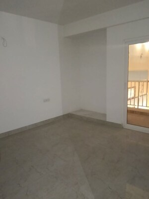 Room in 3 BHK Apartment at Uninav Eden, Raj Nagar Extension – for Rent