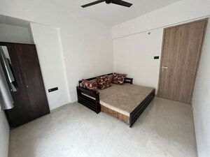 Room in 3 BHK Apartment at Kumar Sophronia, Kalyani Nagar – for Rent