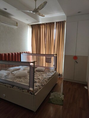 Room in 2 BHK Apartment at Capital The Residences 360, Sector 70a – for Sale