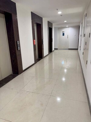 Lift in 3 BHK Apartment at Lodha Amara, Kolshet Road – for Sale