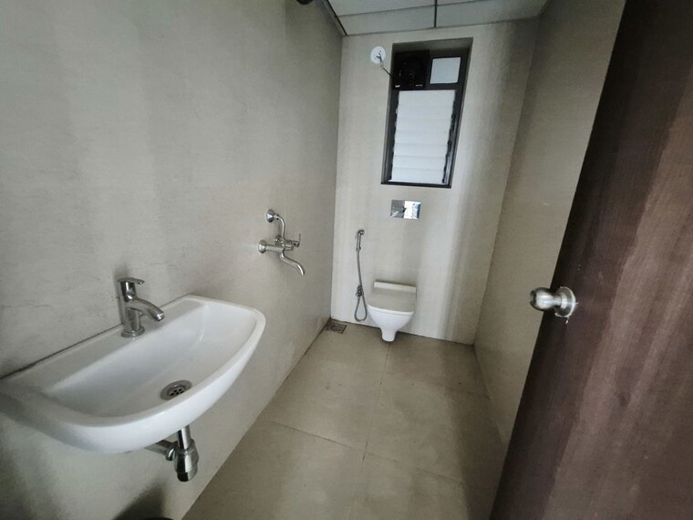 Bathroom, runwal-my-city-phase-ii-cluster-05 1 Bedroom 398 Sq.Ft. Apartment In Dombivli East Thane 10593883