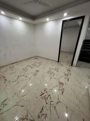 Room in 3 BHK Builder Floor at Chattarpur – for Rent