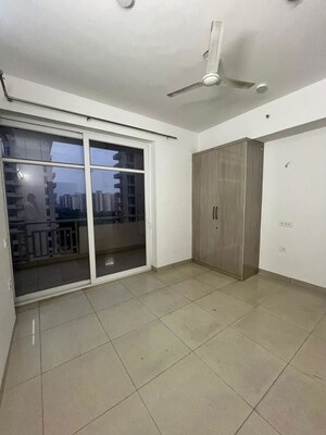 Room in 2 BHK Apartment at SS The Leaf, Sector 85 – for Sale