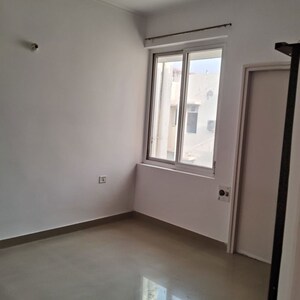 Room in 3 BHK Apartment at Orchid Island, Sector 51 – for Rent