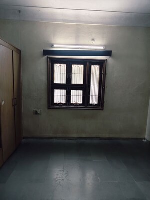 Room in 3 BHK Builder Floor at Vijay Nagar – for Rent