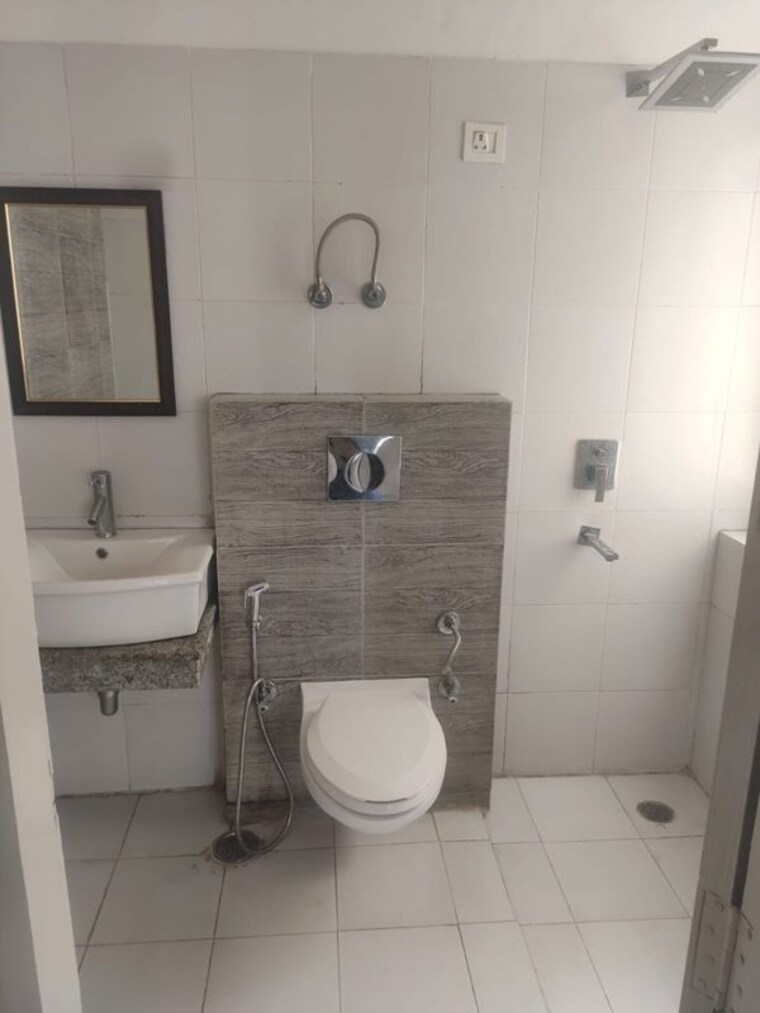 Bathroom, orchid-island 3.5 Bedroom 1721 Sq.Ft. Apartment In Sector 51 Gurgaon 10593921