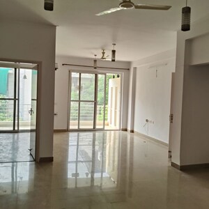 Room in 3.5 BHK Apartment at Orchid Island, Sector 51 – for Rent