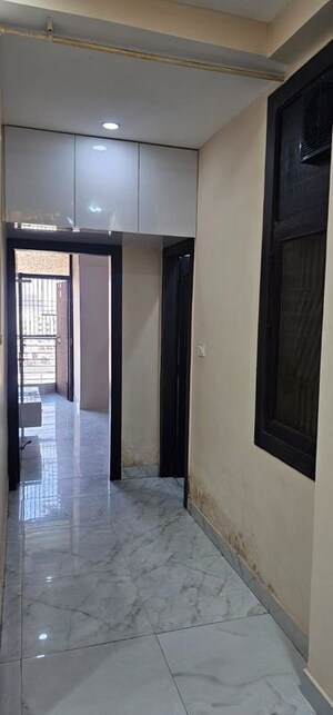 Building Lobby in 1 BHK Builder Floor at Defence Enclave Noida, Sector 44 – for Rent