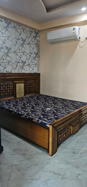 Bedroom in 1 BHK Builder Floor at Defence Enclave Noida, Sector 44 – for Rent