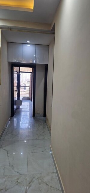 Room in 1 BHK Builder Floor at Defence Enclave Noida, Sector 44 – for Rent