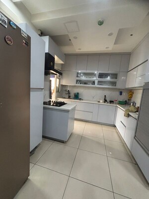 Bathroom in 3 BHK Apartment at Panchsheel Greens II, Sector 16 Greater Noida – for Sale