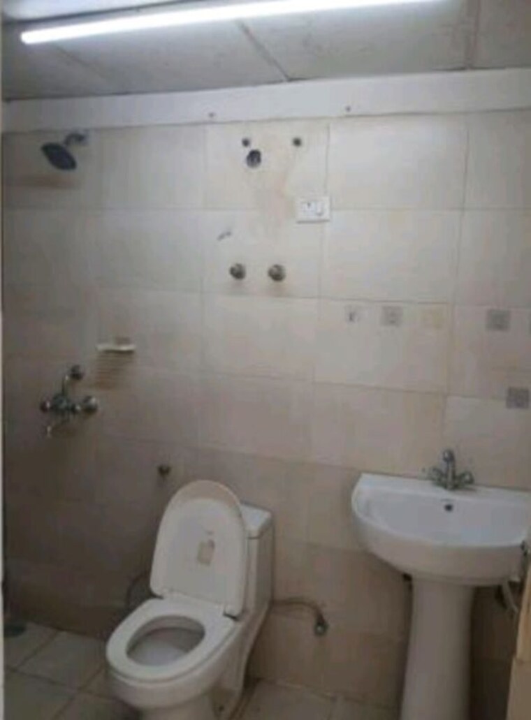 Bathroom, mittal-rajnagar-residency 2 Bedroom 1055 Sq.Ft. Apartment In Raj Nagar Extension Ghaziabad 10593952