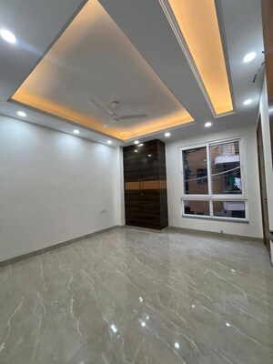 Room in 3 BHK Builder Floor at Saket – for Rent