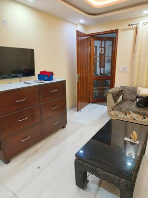 Furnished Amenities in 1 BHK Builder Floor at RWA Apartments Sector 19, Sector 19 – for Rent