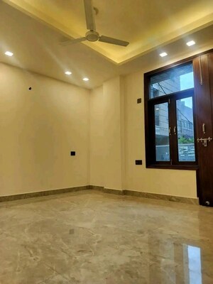 Room in 3 BHK Builder Floor at Chattarpur – for Rent