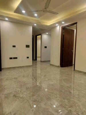 Room in 3 BHK Builder Floor at Chattarpur – for Rent