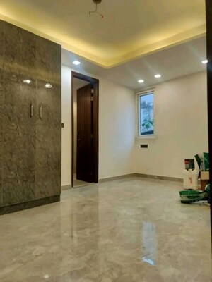 Room in 3 BHK Builder Floor at Chattarpur – for Rent