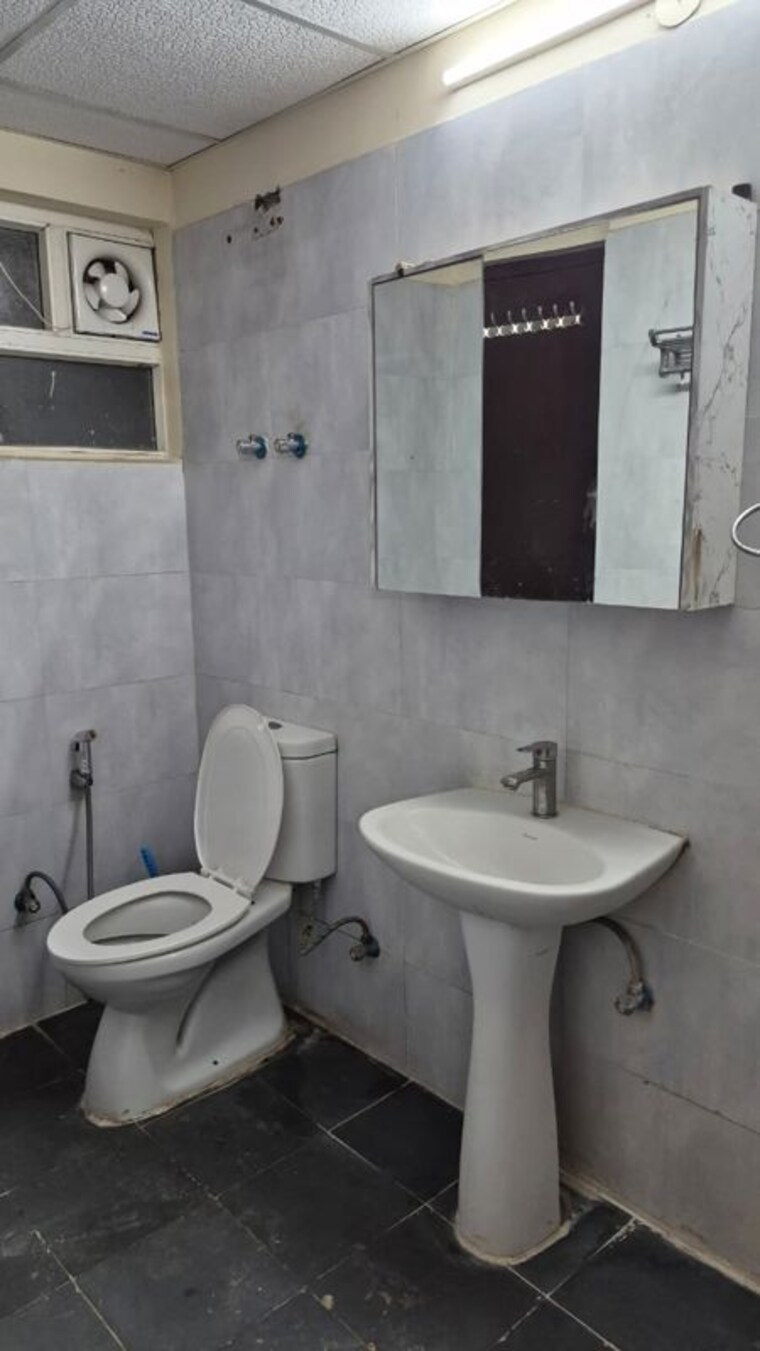 Bathroom, emenox-la-solara 3 Bedroom 1365 Sq.Ft. Apartment In Sector 16 Greater Noida Greater Noida 10593969