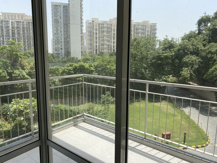 Balcony, signature-global-prime 2 Bedroom 800 Sq.Ft. Apartment In Sector 63a Gurgaon 10593981