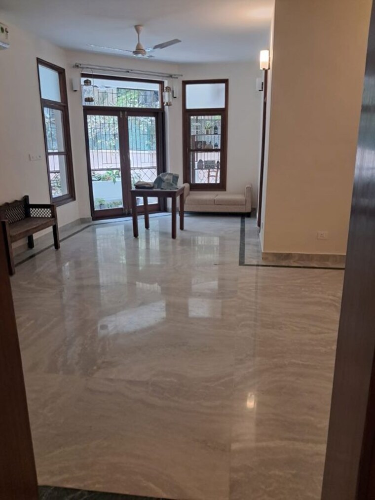 Room, regency-place 3 Bedroom 2200 Sq.Ft. Apartment In Richmond Road Bangalore 10593993