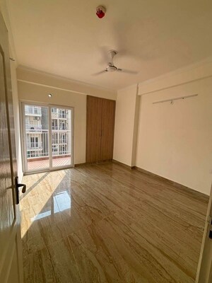 Room in 3 BHK Apartment at Trident Embassy Reso, Sector 1 Greater Noida – for Sale