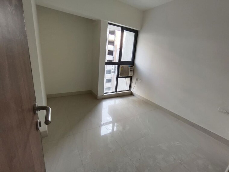 Room, lodha-crown-quality-homes 1 RK 317 Sq.Ft. Apartment In Majiwada Thane 10594006