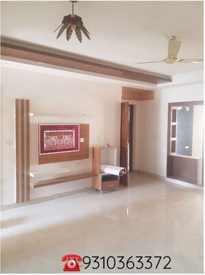Room in 3 BHK Builder Floor at Amolik Aster Woods, Sector 98 – for Sale