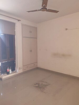 Room in 3 BHK Builder Floor at Ardee City, Sector 52 – for Rent
