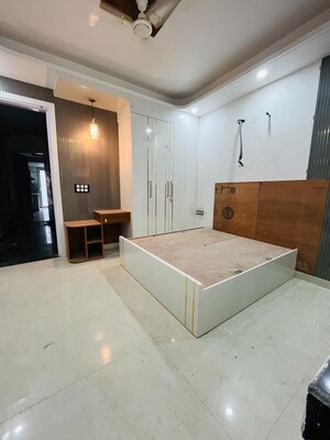 Studio Builder Floor For Rent in Sector 40
