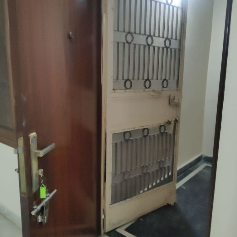 Bathroom, ardee-city 3 Bedroom 1335 Sq.Ft. Builder Floor In Sector 52 Gurgaon 10594051