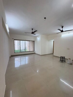 Room in 2.5 BHK Apartment at Kanakia Spaces Niharika, Manpada – for Rent
