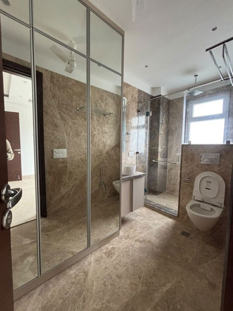 Bathroom, saket 3 Bedroom 2400 Sq.Ft. Builder Floor In Saket Delhi 10594052